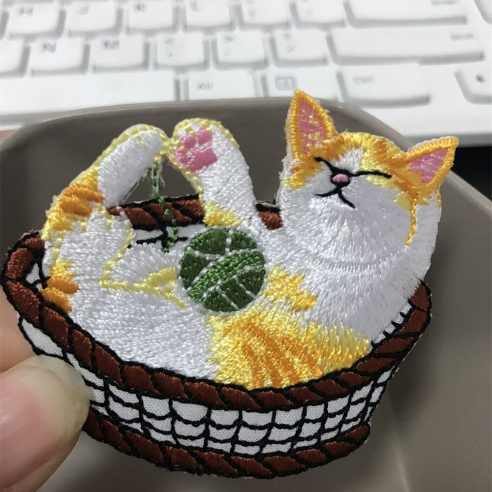 Great Quality Embroidered Cute Cat Patches for Baby Hat Bag DIY Patch With Glue Adhesive Iron On Patch Repair Stickers