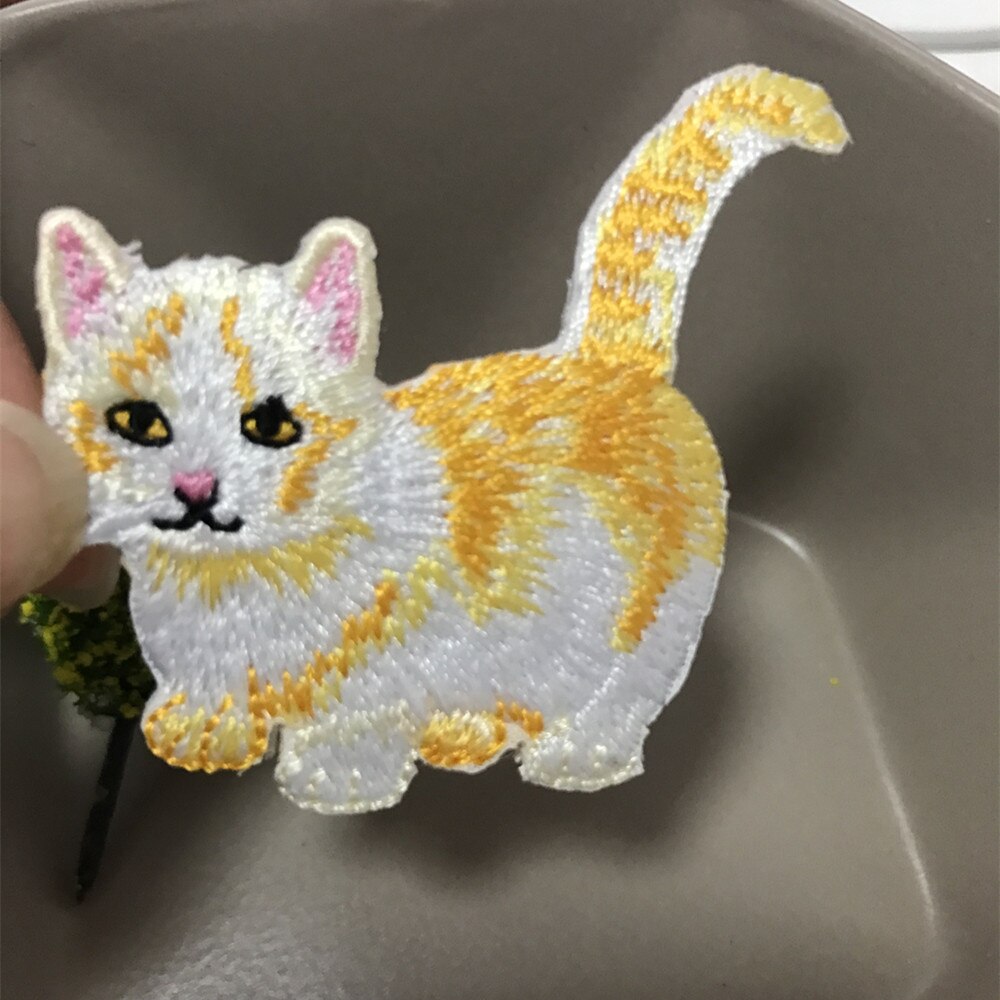 Great Quality Embroidered Cute Cat Patches for Baby Hat Bag DIY Patch With Glue Adhesive Iron On Patch Repair Stickers