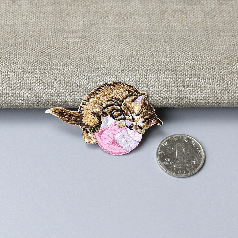 Great Quality Embroidered Cute Cat Patches for Baby Hat Bag DIY Patch With Glue Adhesive Iron On Patch Repair Stickers